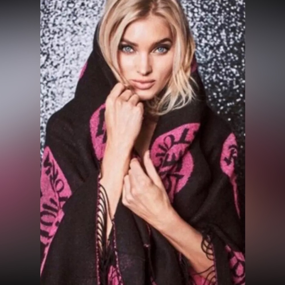 Victoria’s Secret 50x60 Heart Love Victoria Throw Blanket